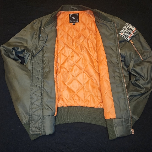 Large Iris Los Angeles Army Green Bomber Jacket - Picture 2 of 6